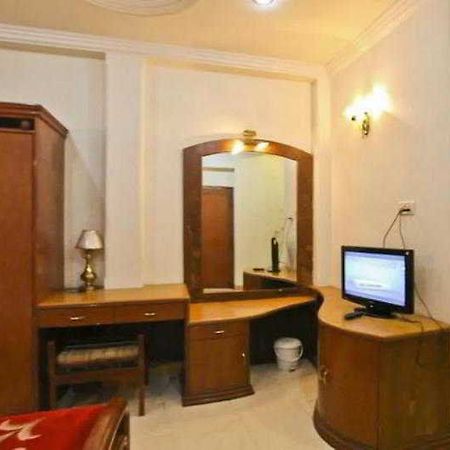 Mandakini Kanpur Exteriör bild