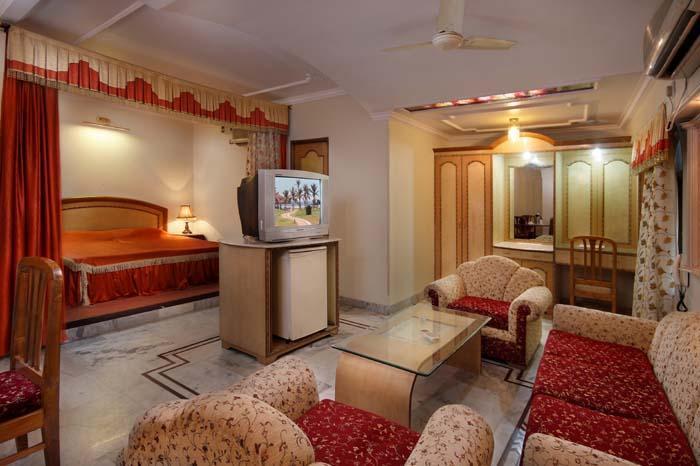 Mandakini Kanpur Exteriör bild