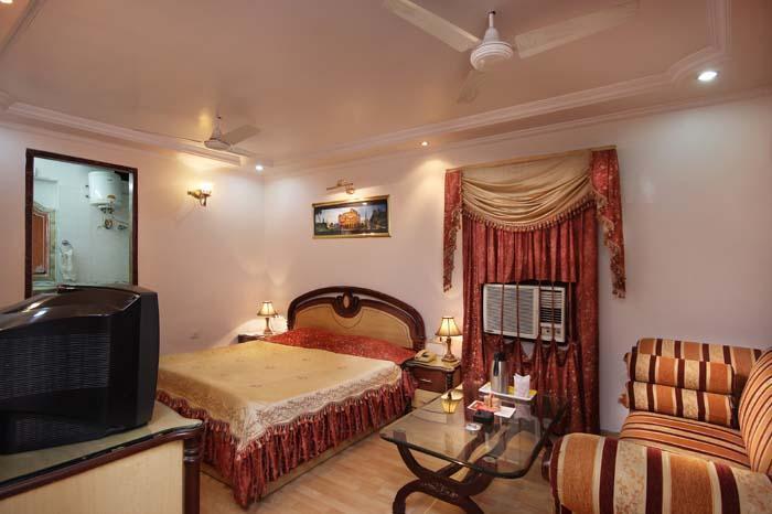 Mandakini Kanpur Exteriör bild