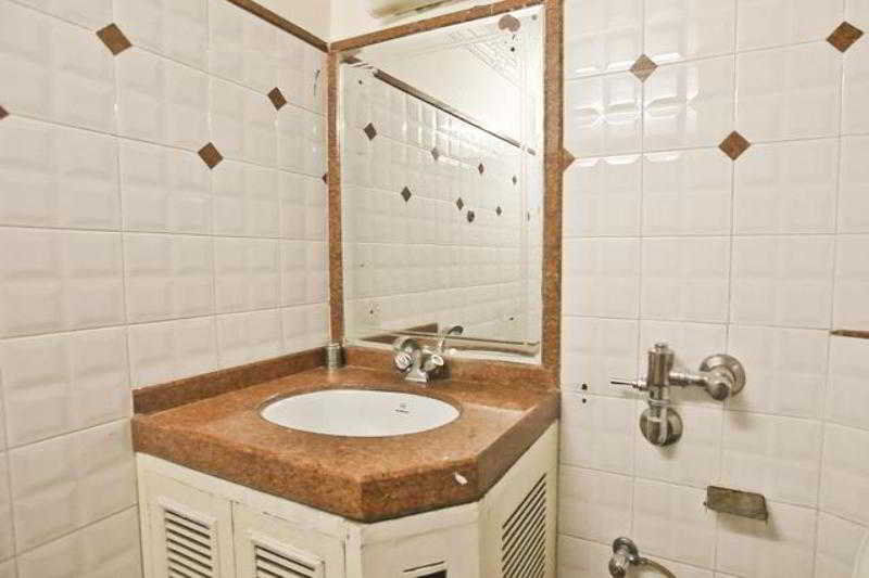 Mandakini Kanpur Exteriör bild